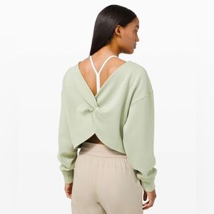 lululemon twist back-to-front pullover in green fern size 4